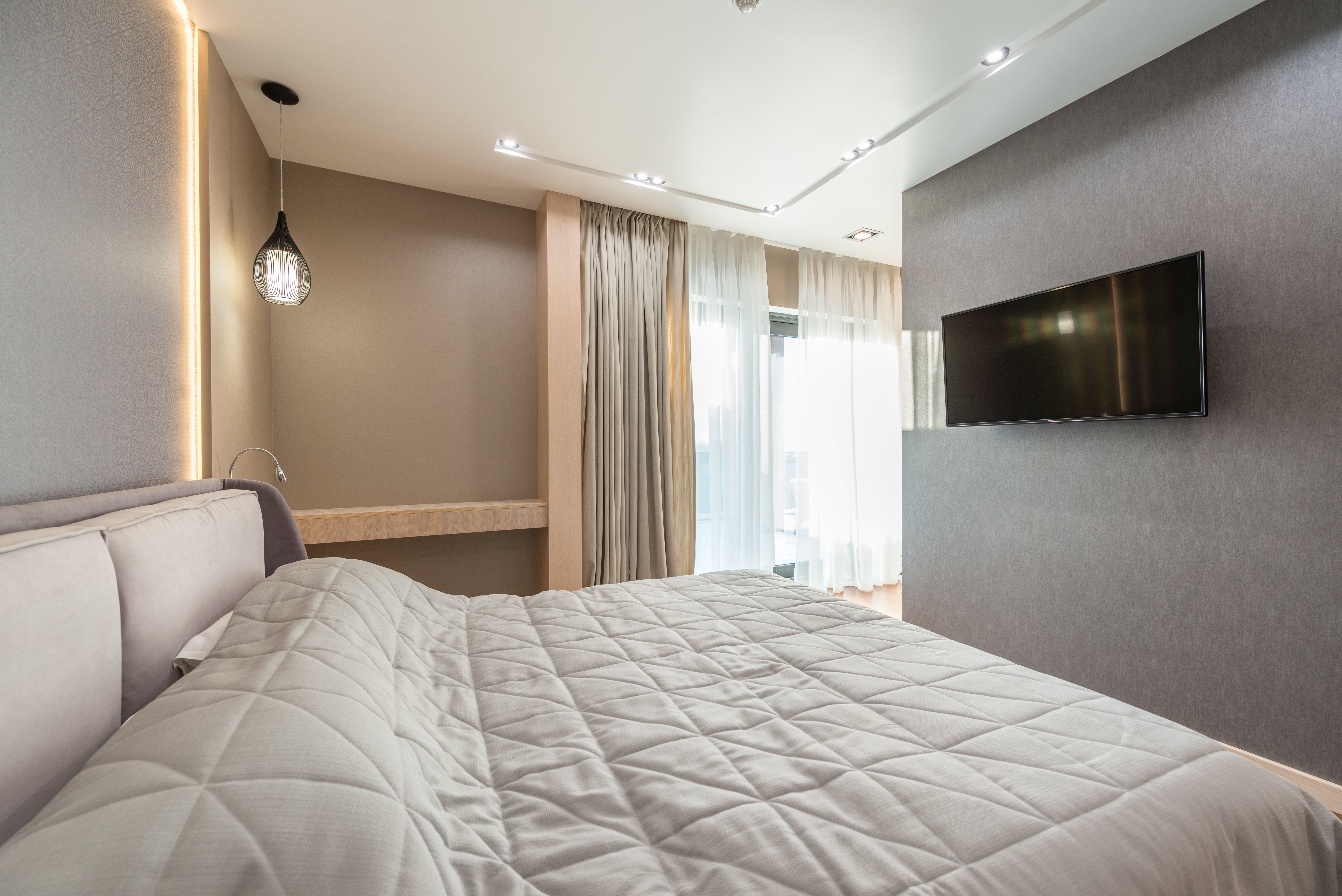 Suite de nuit élégante avec mobilier intégré, vue 4.
