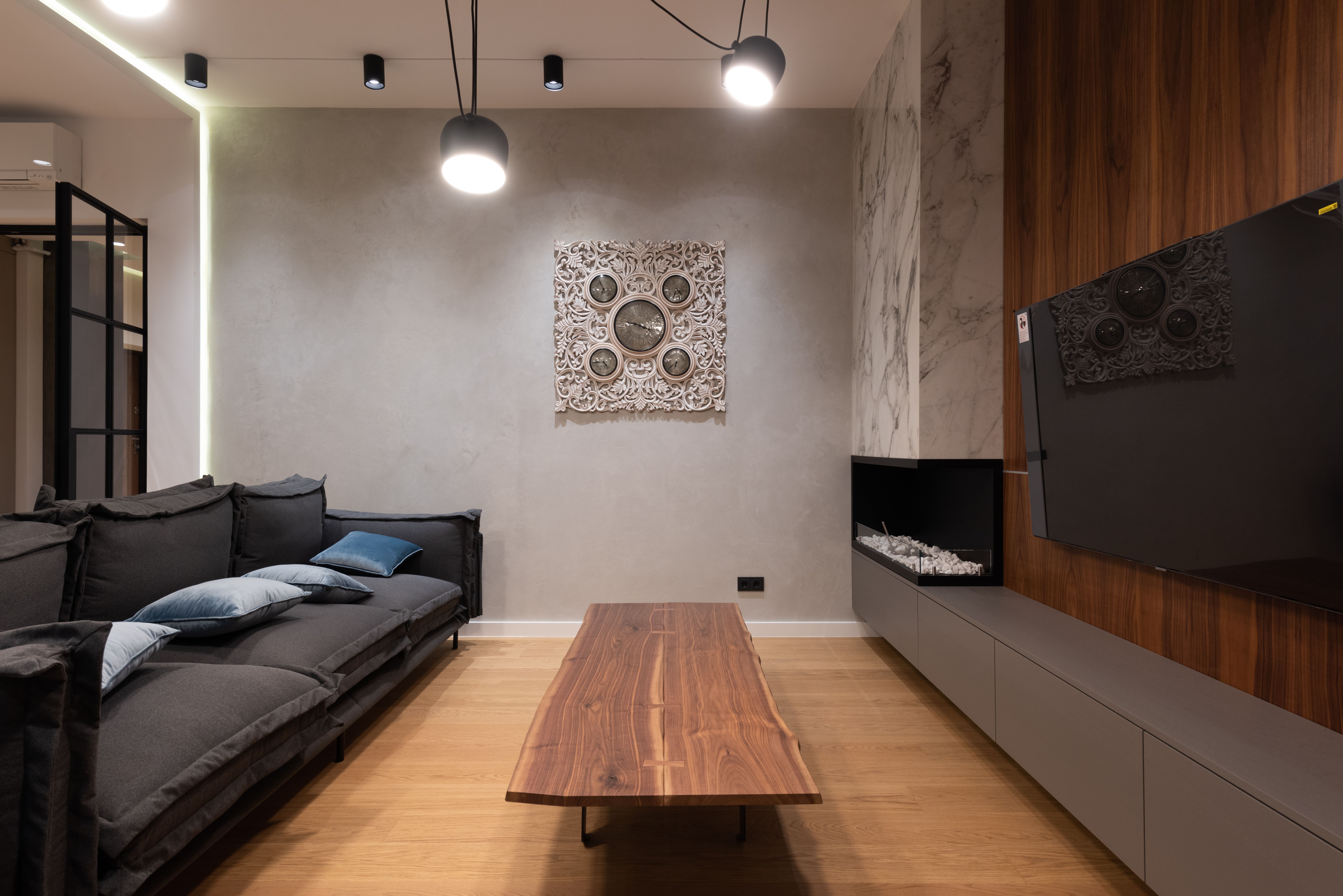 Chambre aménagée avec décor mural et ambiance enveloppante, vue 2.