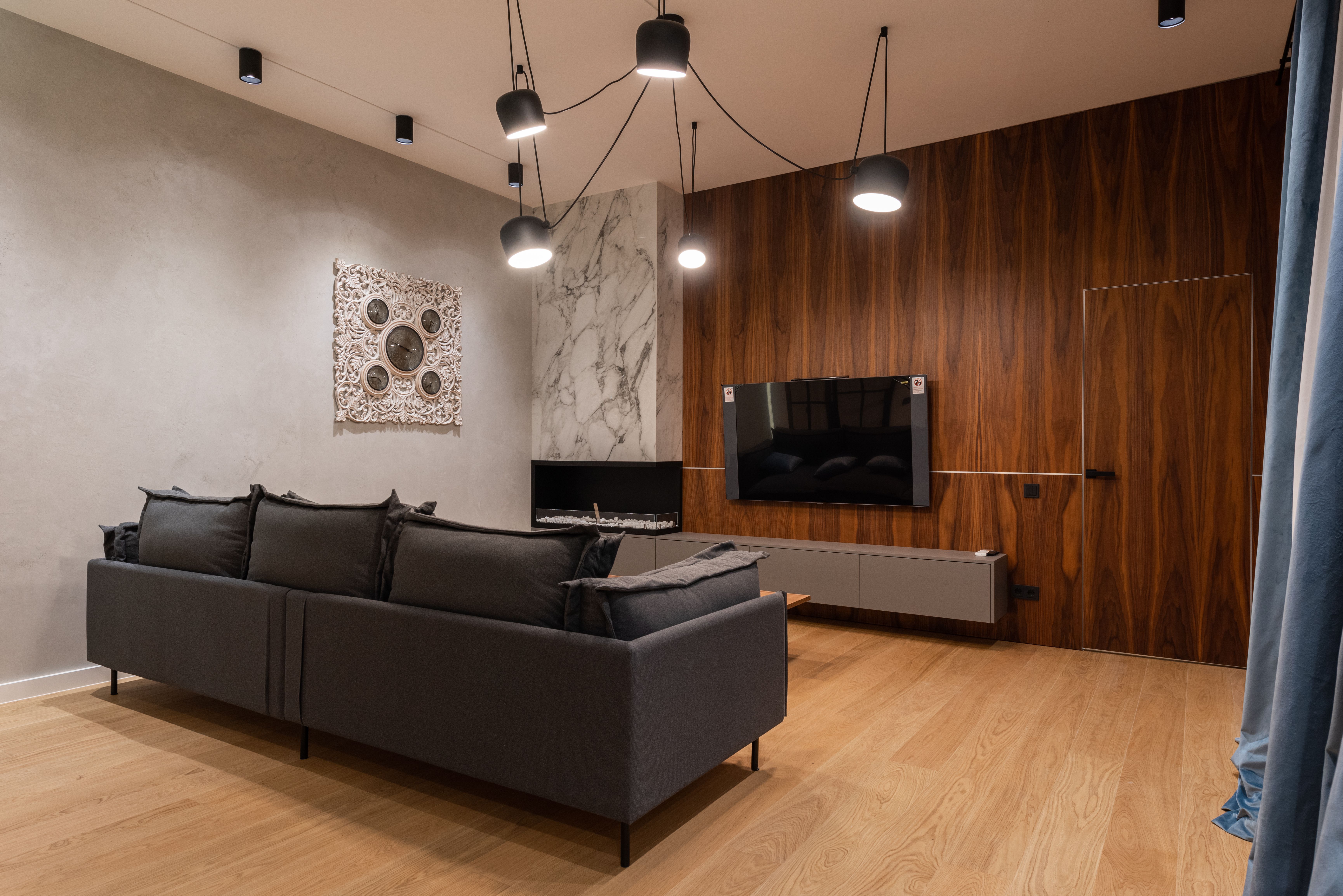 Chambre aménagée avec décor mural et ambiance enveloppante, vue 3.