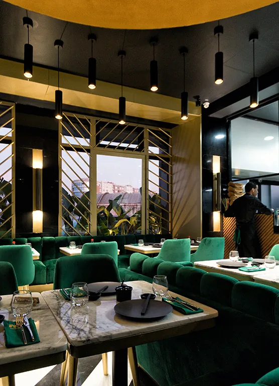 Restaurant contemporain avec ambiance intérieure travaillée, vue 9.